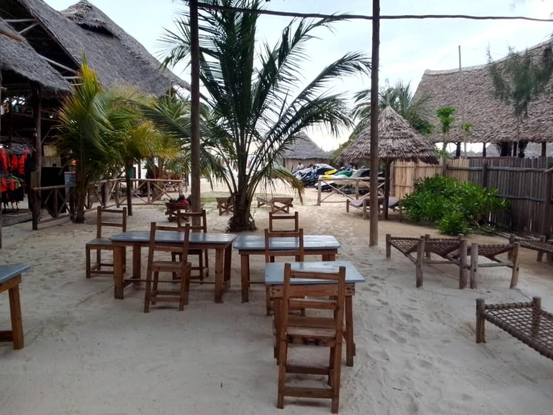 Ndiro Beach House Kendwa Exterior foto