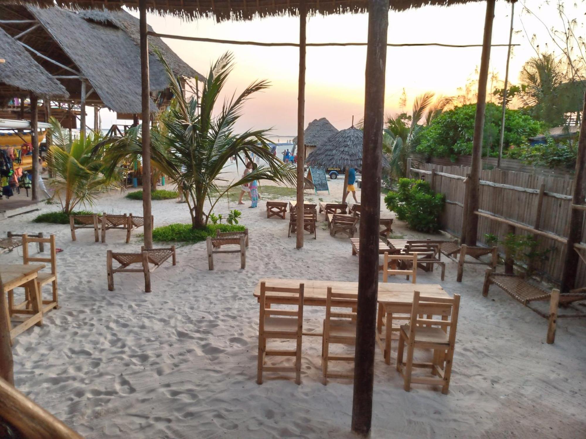 Ndiro Beach House Kendwa Exterior foto