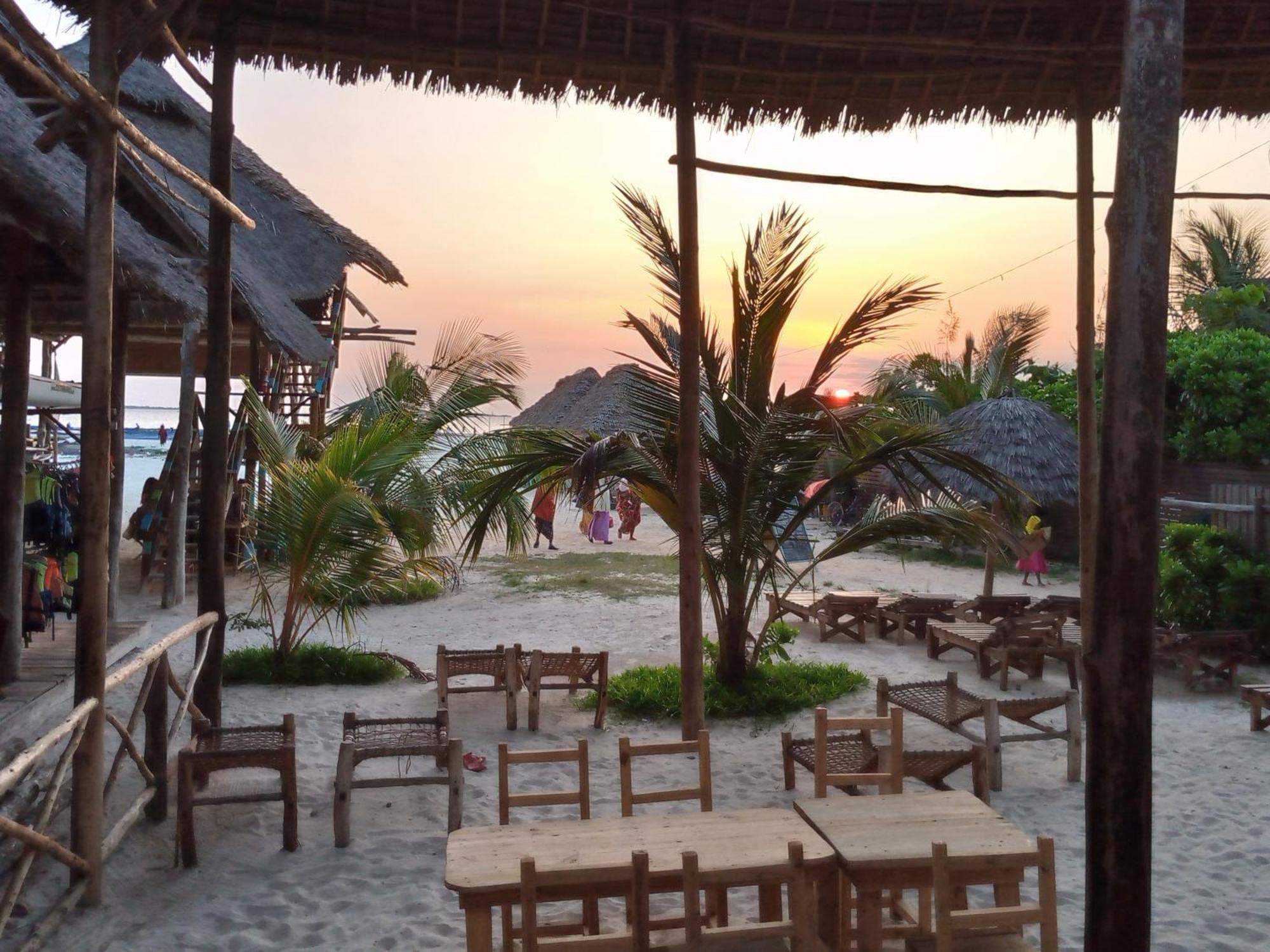 Ndiro Beach House Kendwa Exterior foto