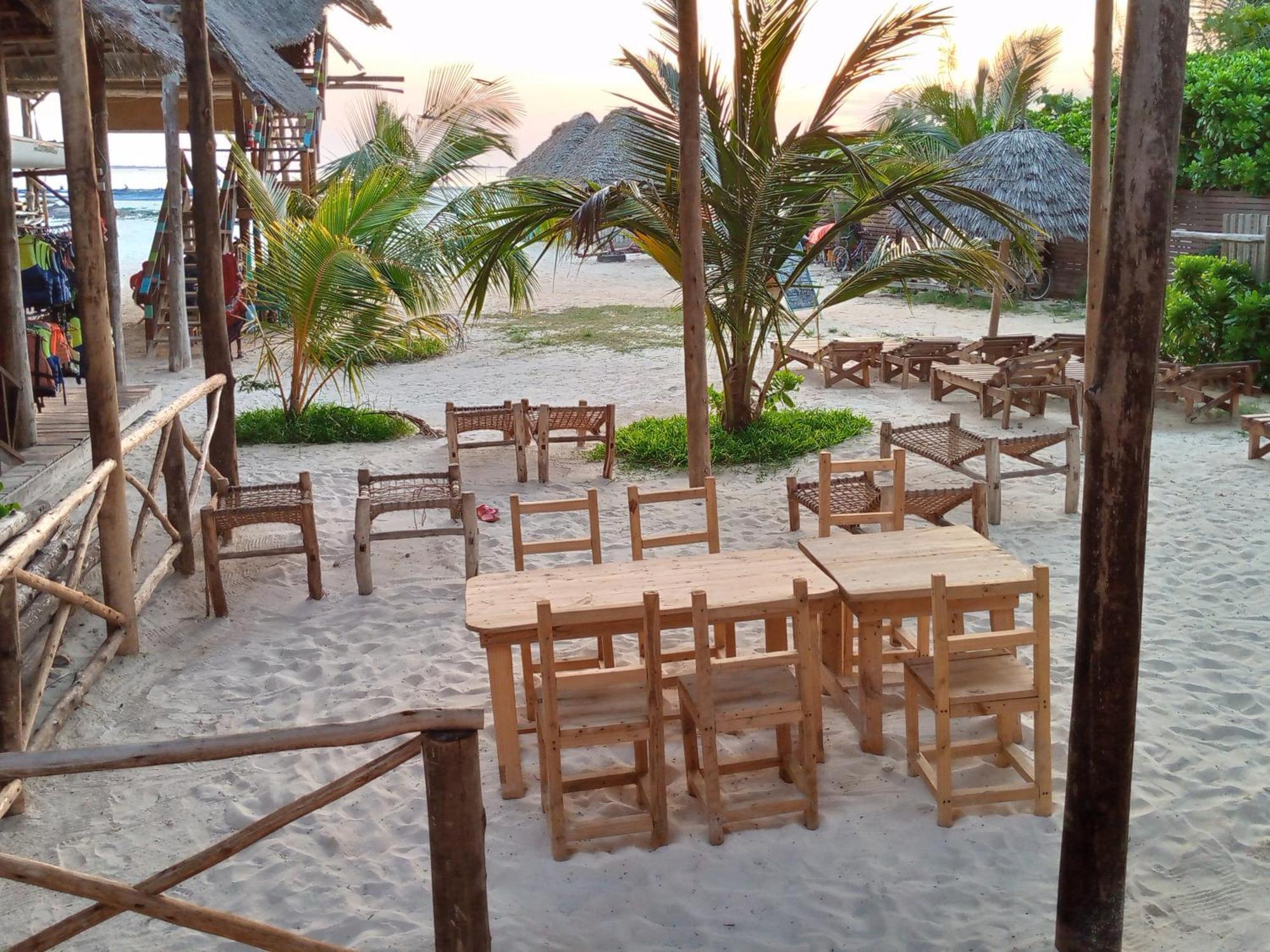 Ndiro Beach House Kendwa Exterior foto